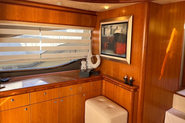 2003 Ferretti 680