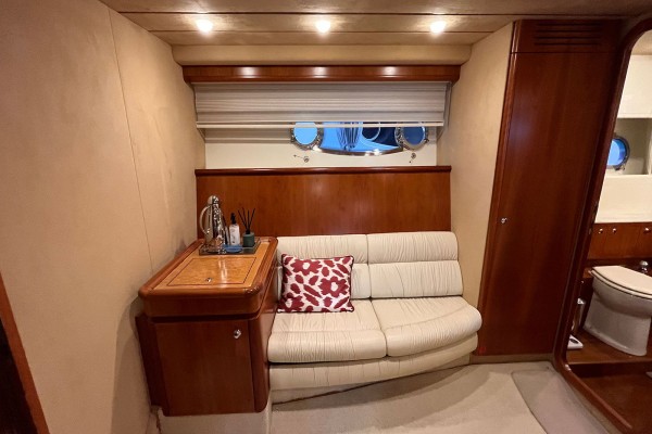 2003 Ferretti 680