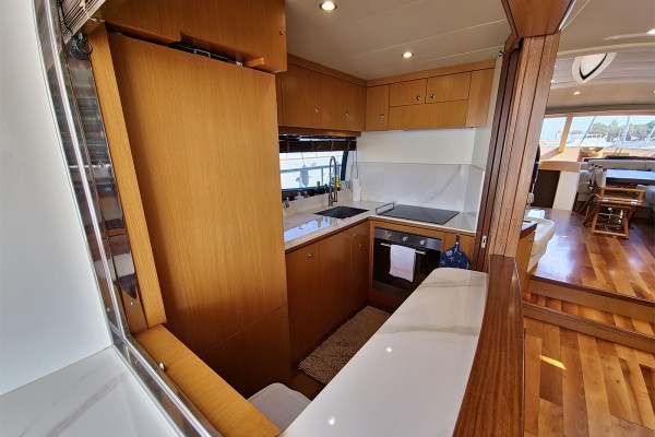 2006 Ferretti 630