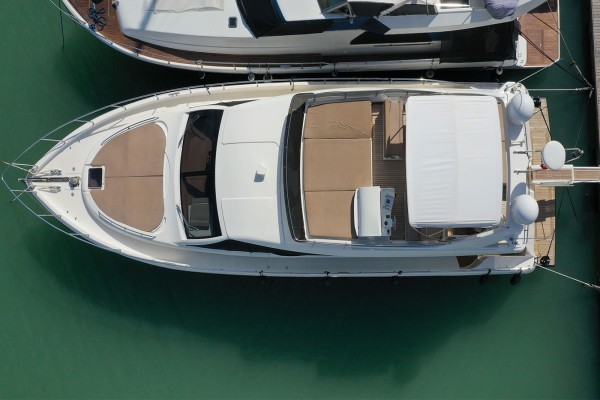 2006 Ferretti 630