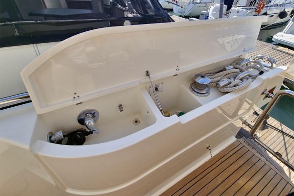 2006 Ferretti 630